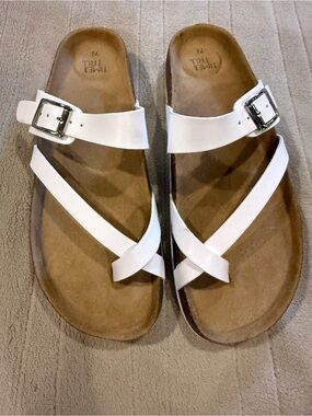Time and Tru White Leather Cross-Strap Buckle Sandals